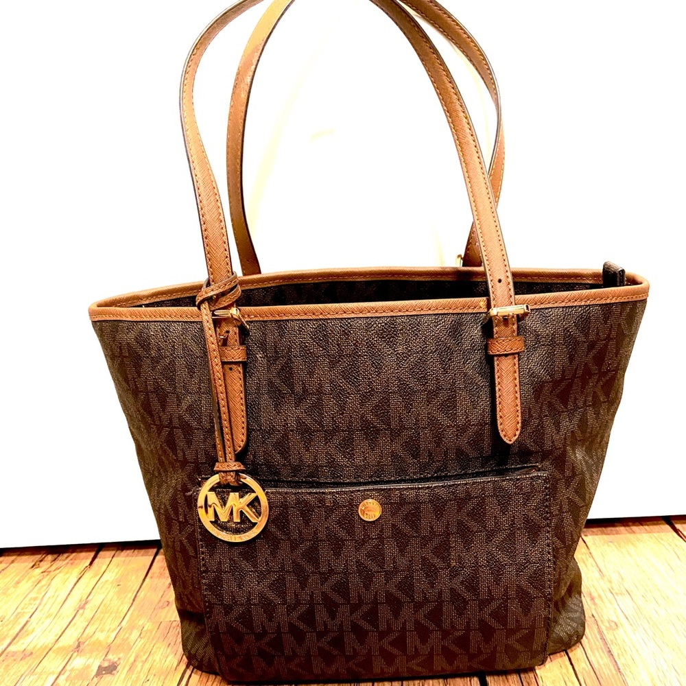 Micheal Kors Purse